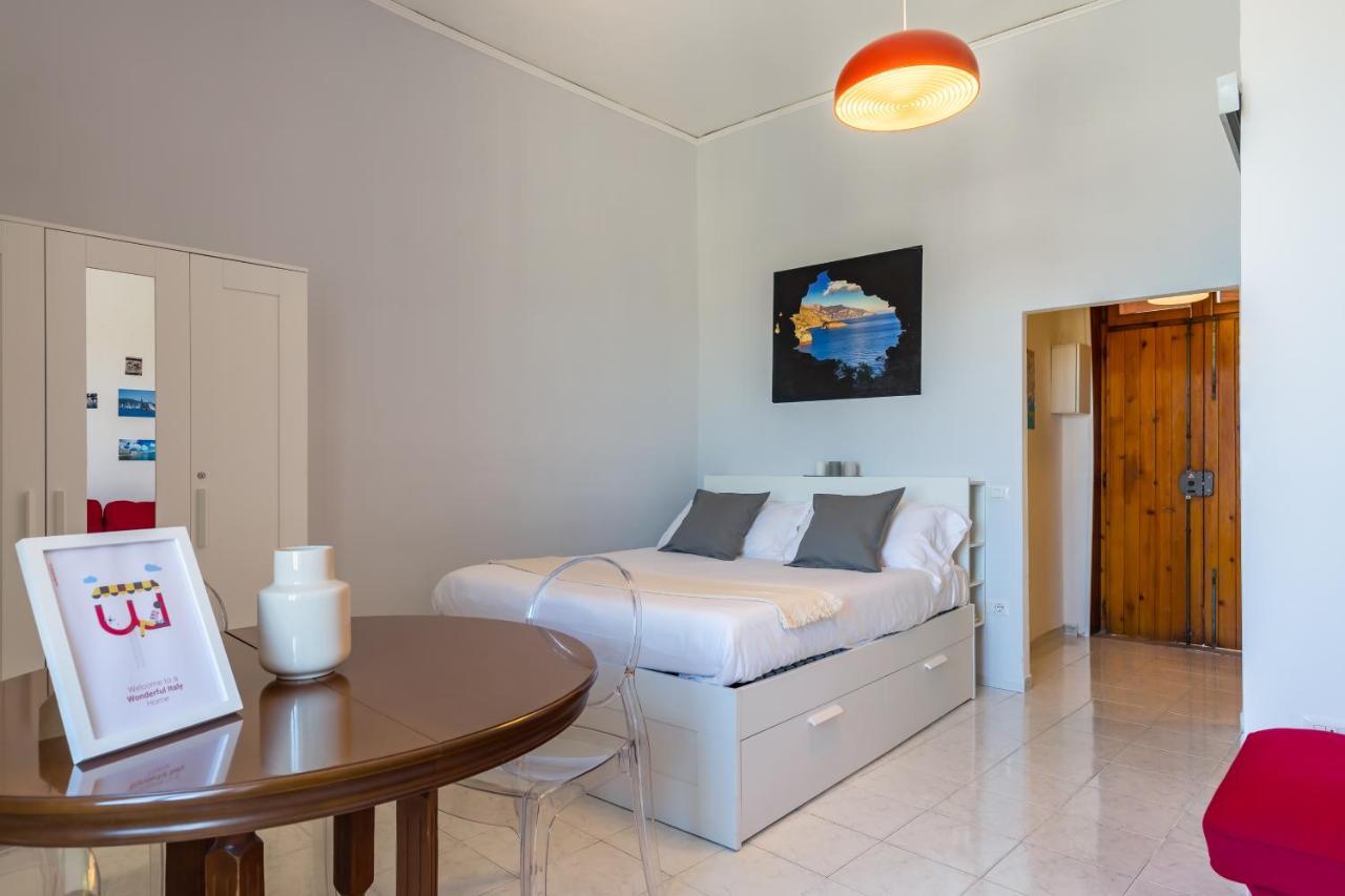 Seaview Apartment In Posillipo By Wonderful Italy Peschiera del Garda Ngoại thất bức ảnh